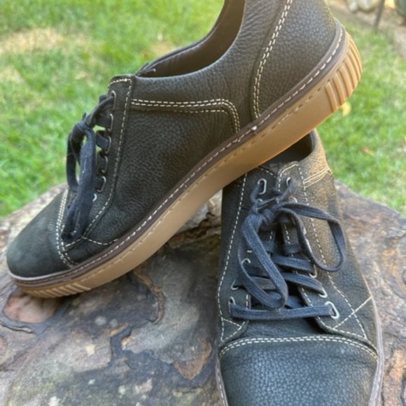 Johnston & Murphy Men's Casual Shoe Size 8 - Picture 3 of 9